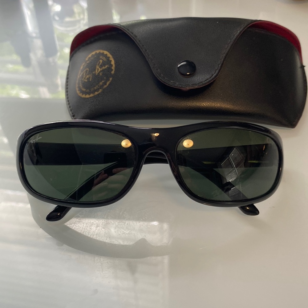 Ray-Ban 4033 black sunglasses polarized